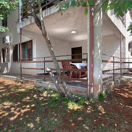Vesna Apartment Pjescana Uvala Exterior photo