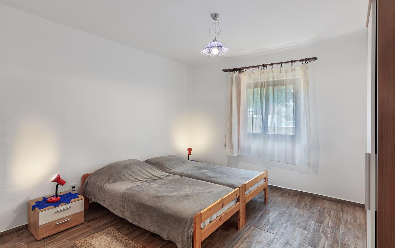 Vesna Apartment Pjescana Uvala Exterior photo